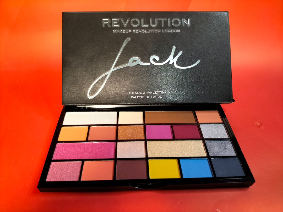 Revolution Shadow Palette with Mirror