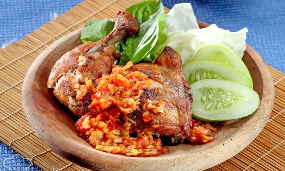 AYAM PENYET