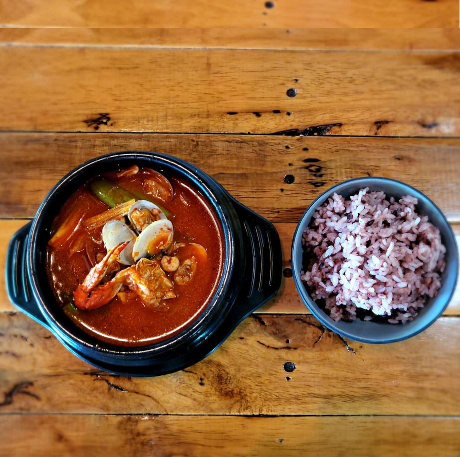 순두부찌개 Seafood Soft Tofu Soup with Rice (1Pax)