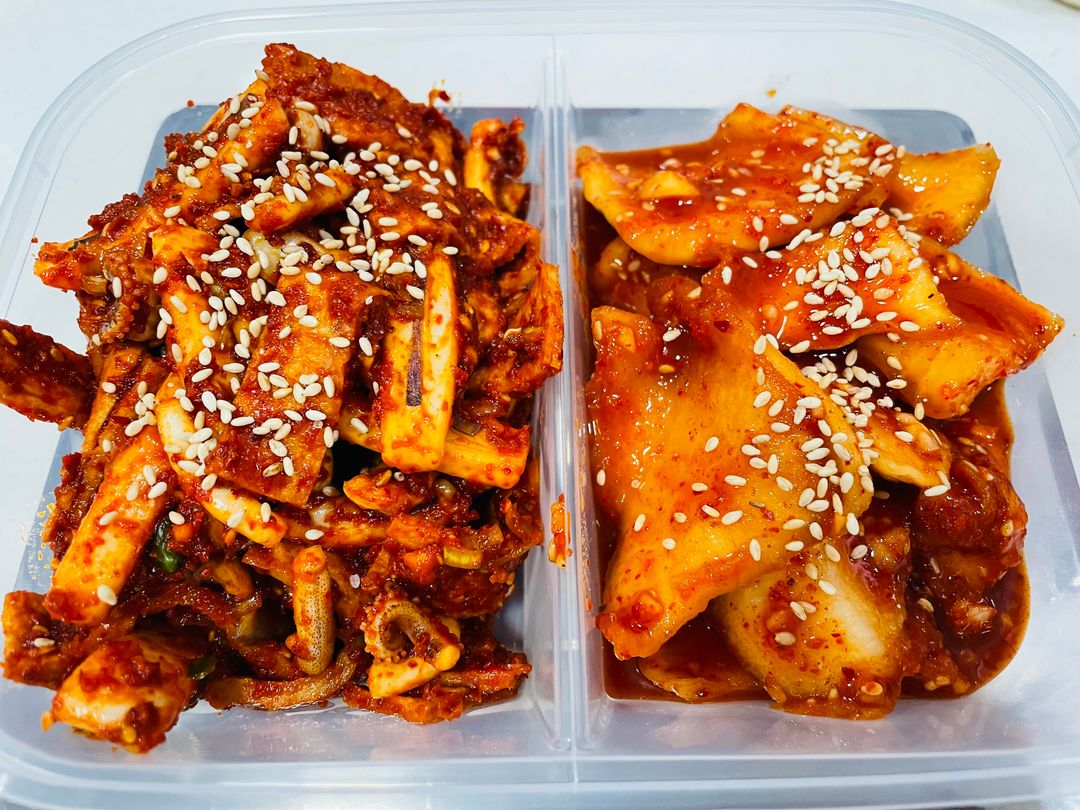 충무김밥 오징어무침+무김치 Chungmu Gimbap Squid Salad + Radish Kimchi 