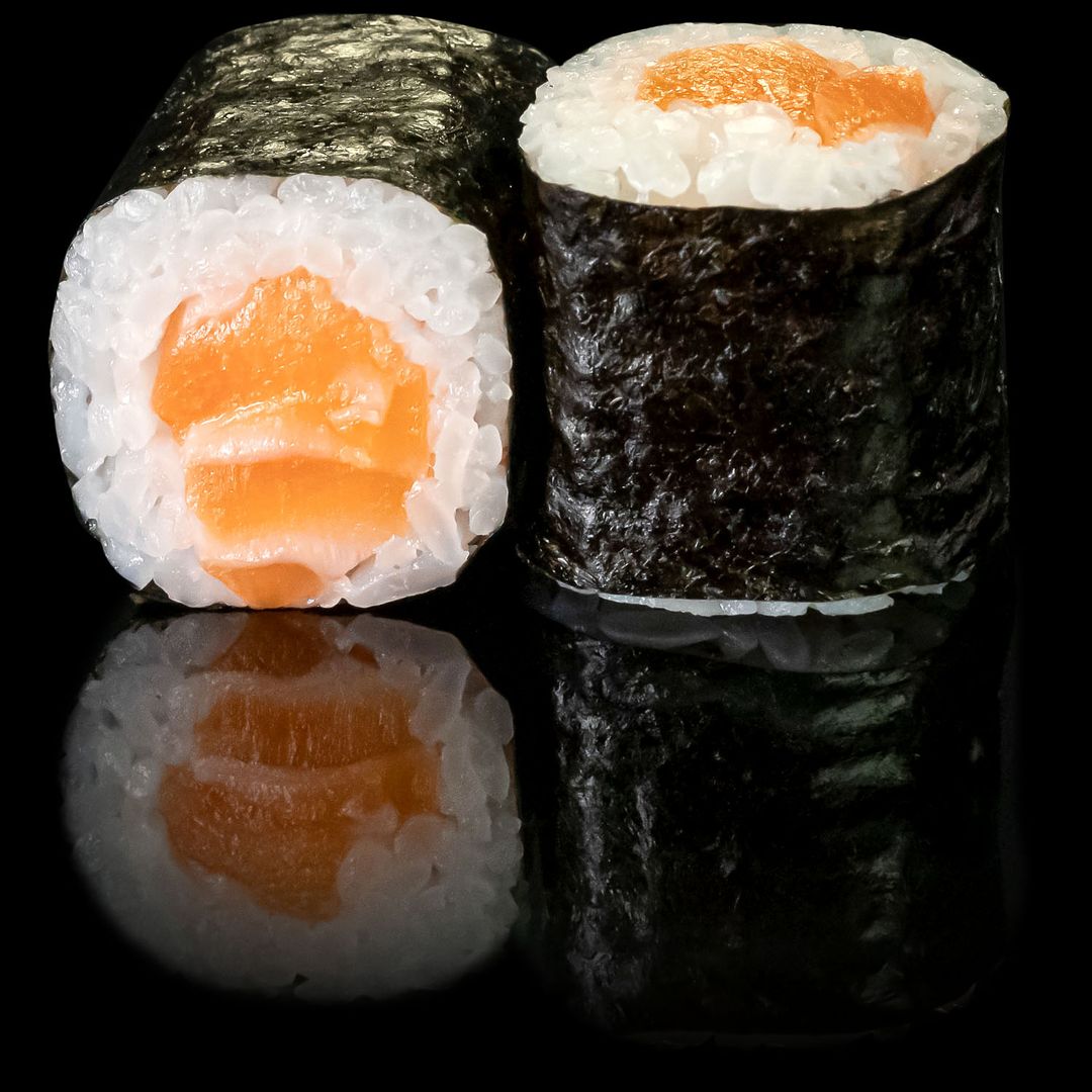 Salmon Maki Roll