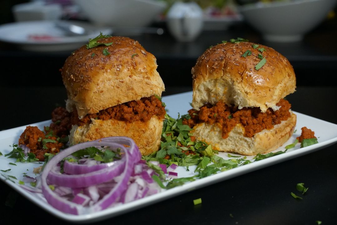 Vegan Keema Paav (V)