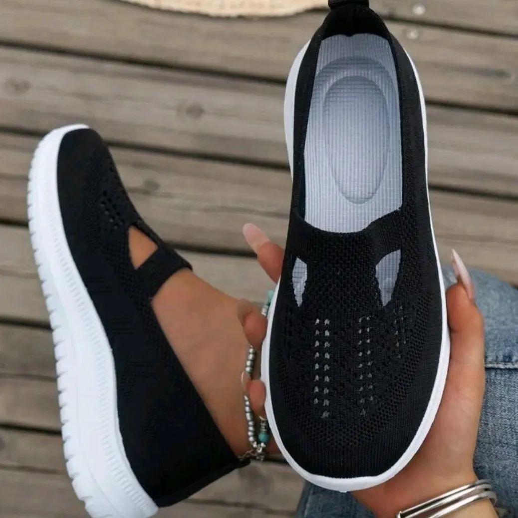 Women's Minimalist Slip-on Shoe 