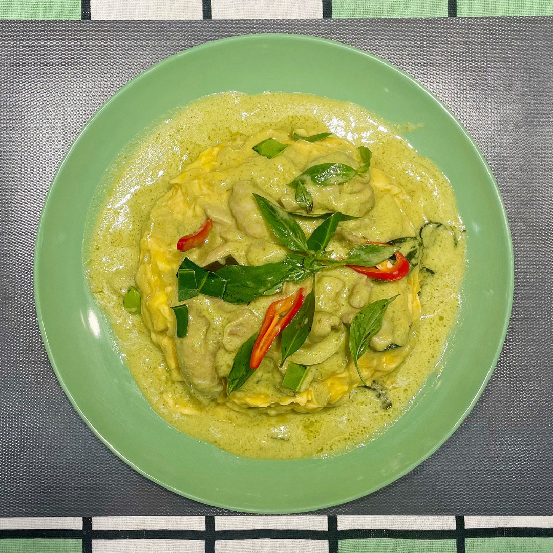 Creamy Omelette with Thai Green Curry Chicken