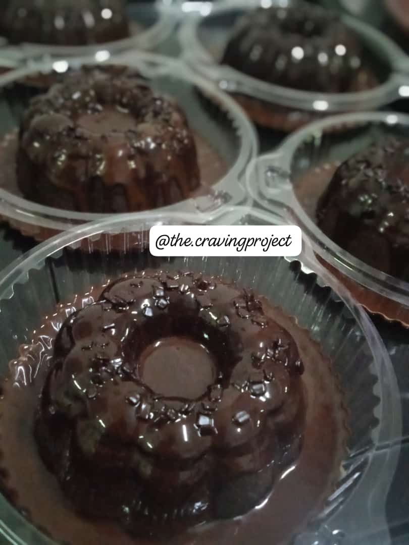 KEK COKLAT MOIST LAVA