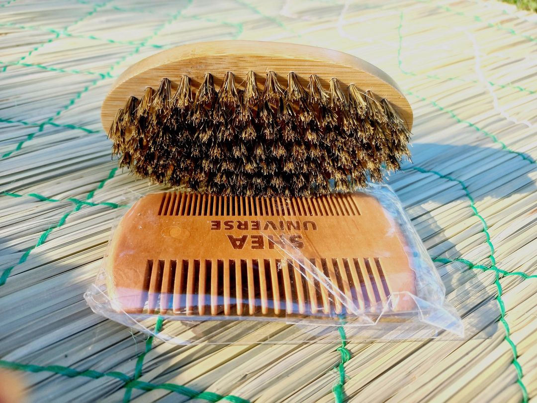 Beard brush and comb set