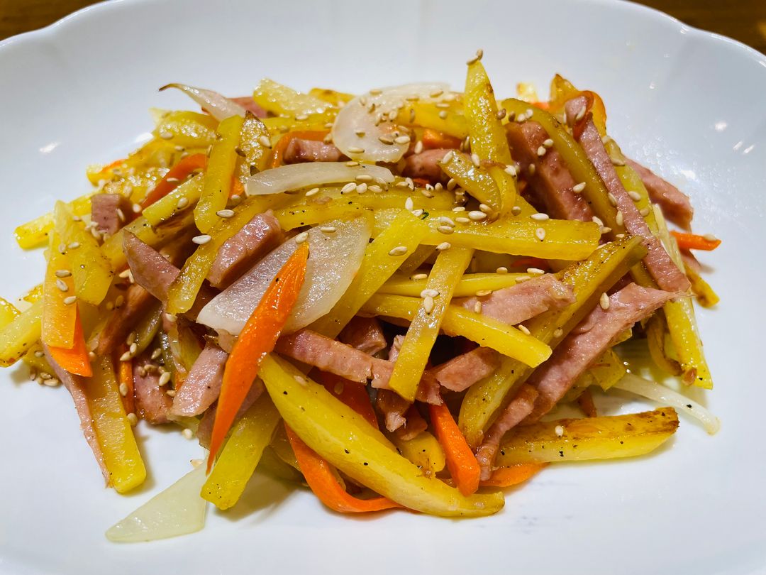 햄감자채볶음 Stir fried potato with spam