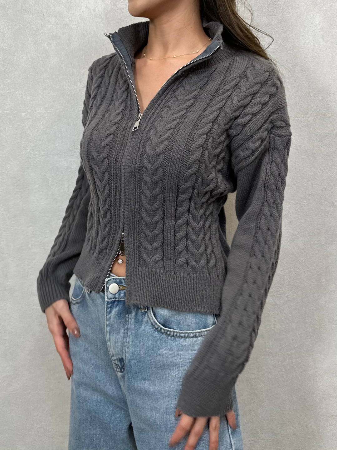 ZIPPER SWEATER (STONE GREY)