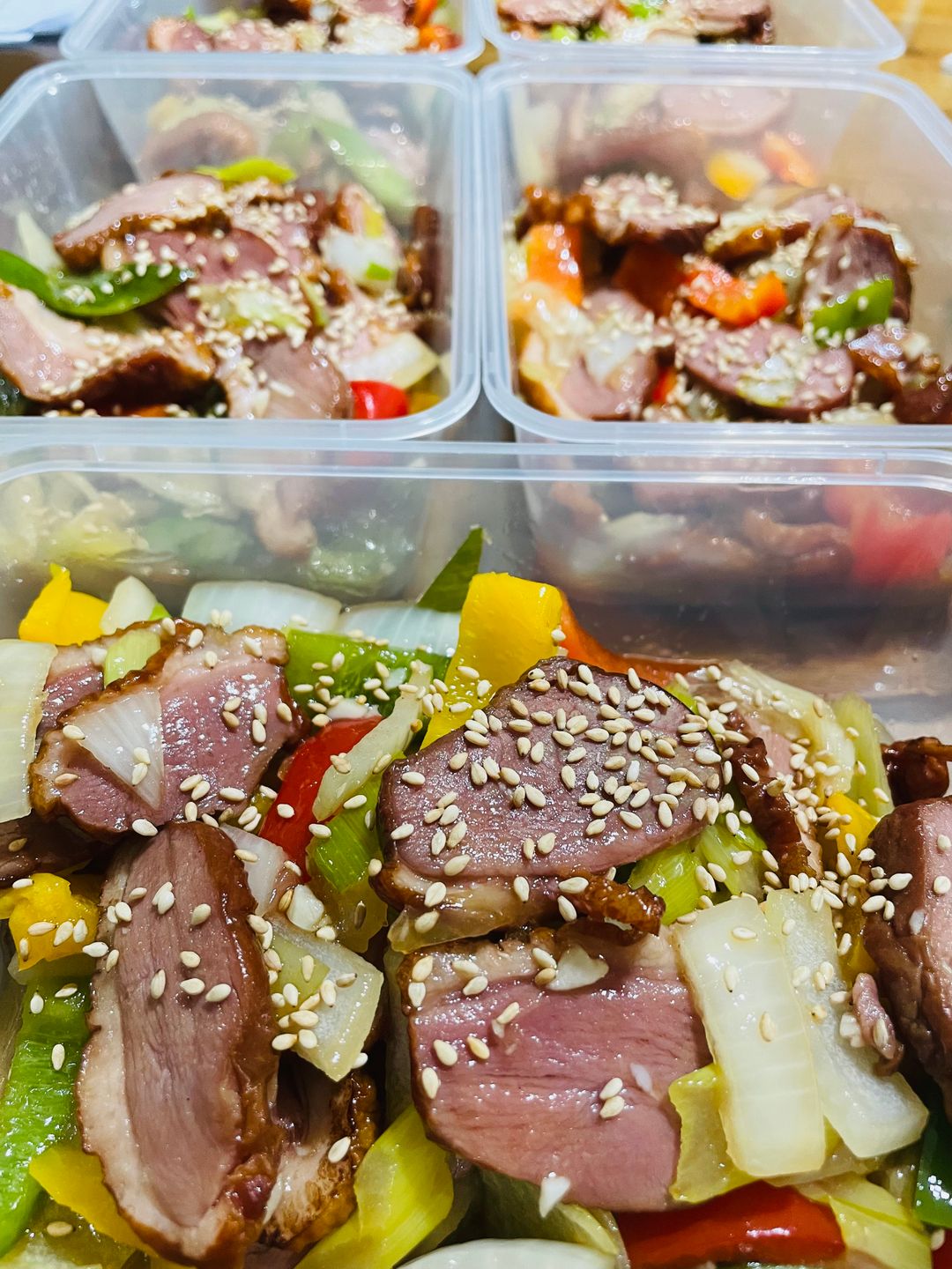 훈제오리볶음 Stir fried smoked duck with vegetables