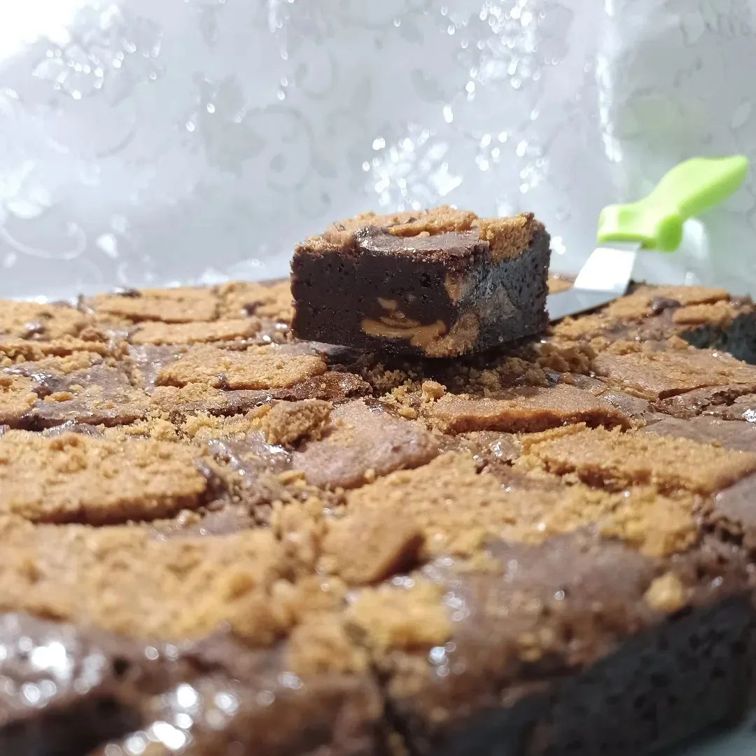 Biscoff Swirled Brownies 