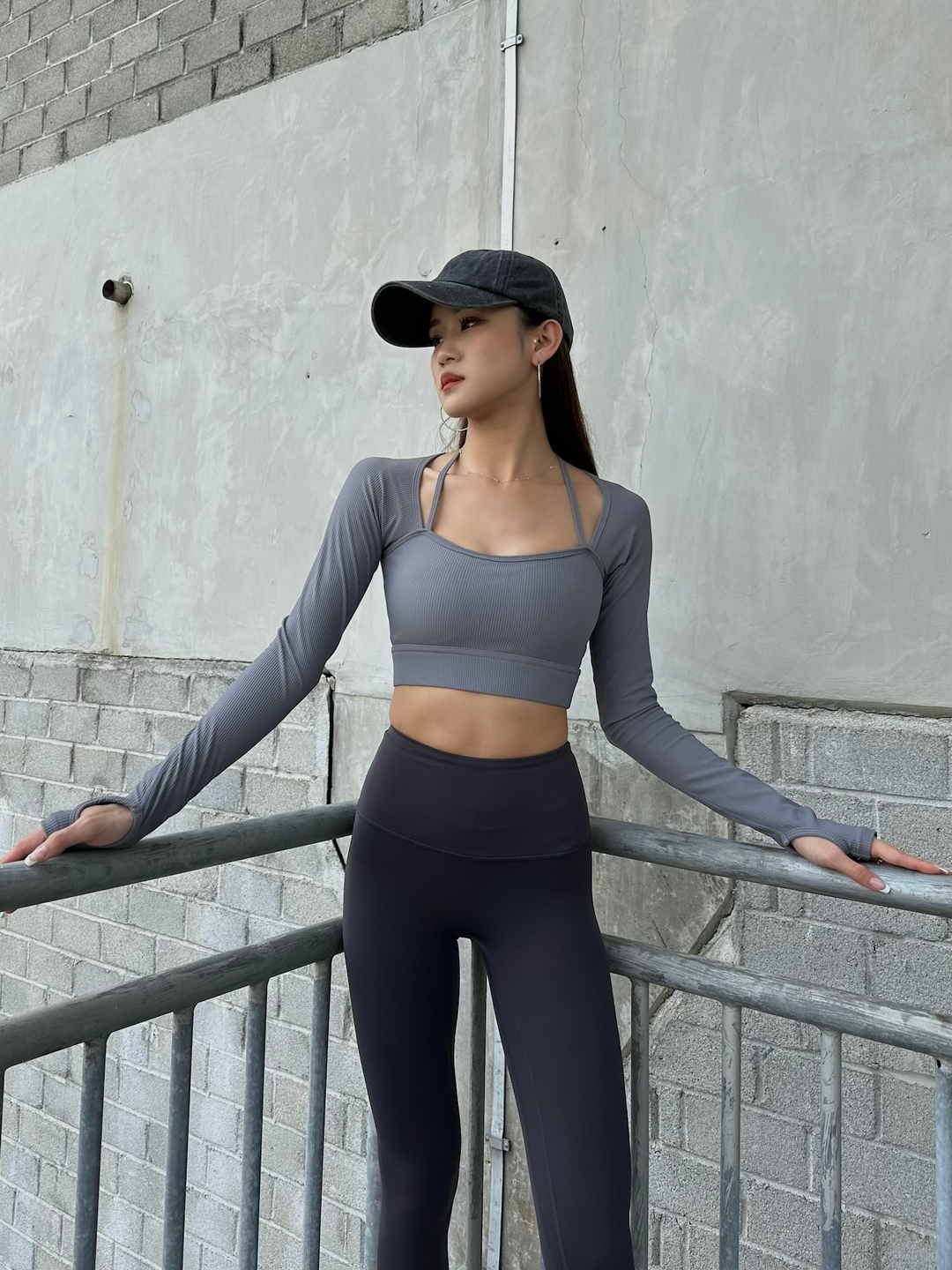 LONG SLEEVE SPORTS BRA (GREY)