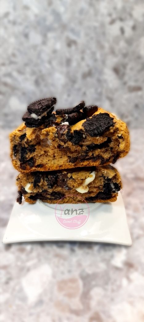 OREO CHUNK COOKIES - 4 pack