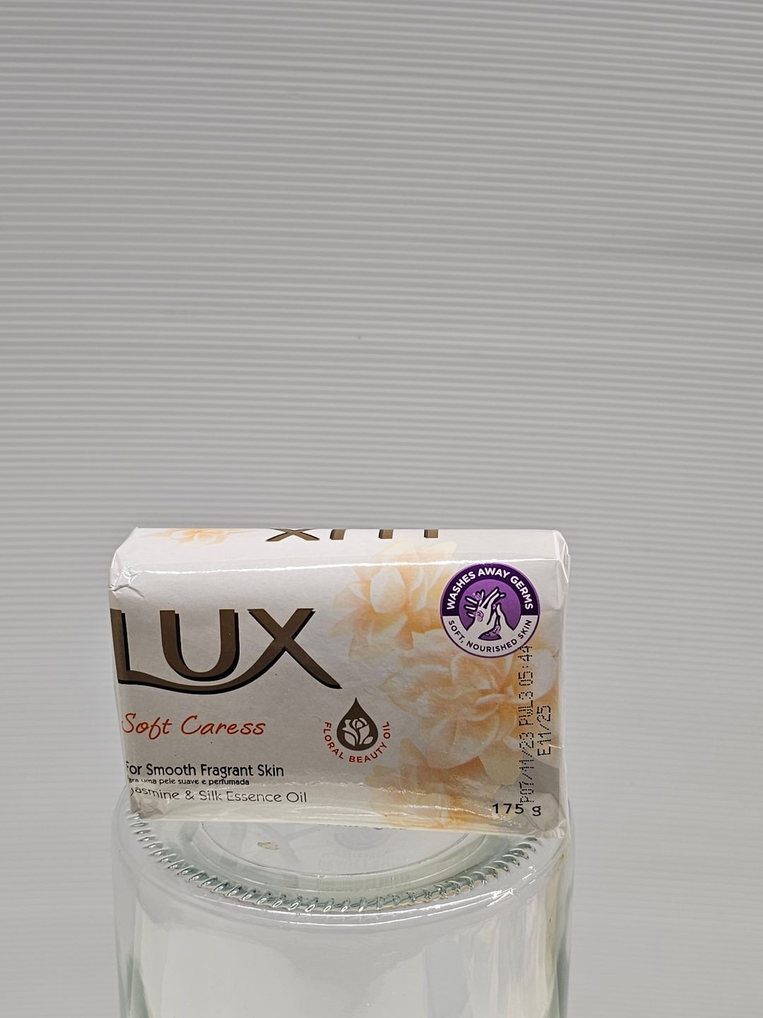 Lux Assorted 125g