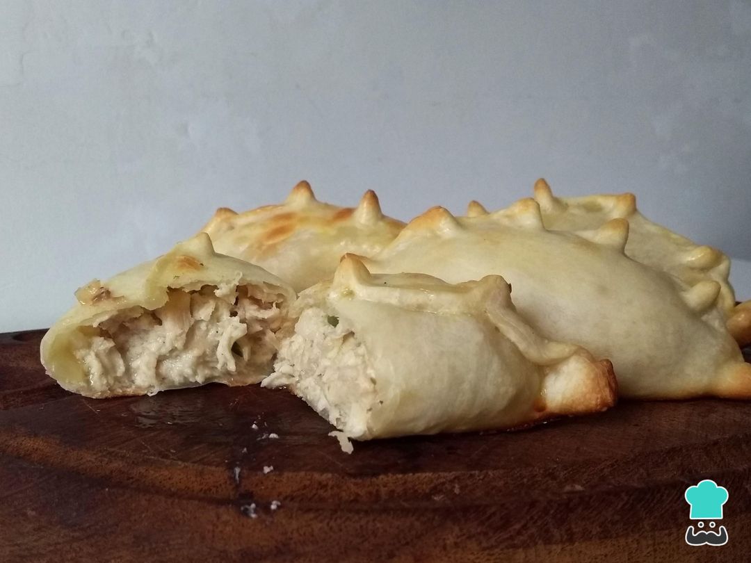 Empanada cremosa de pollo