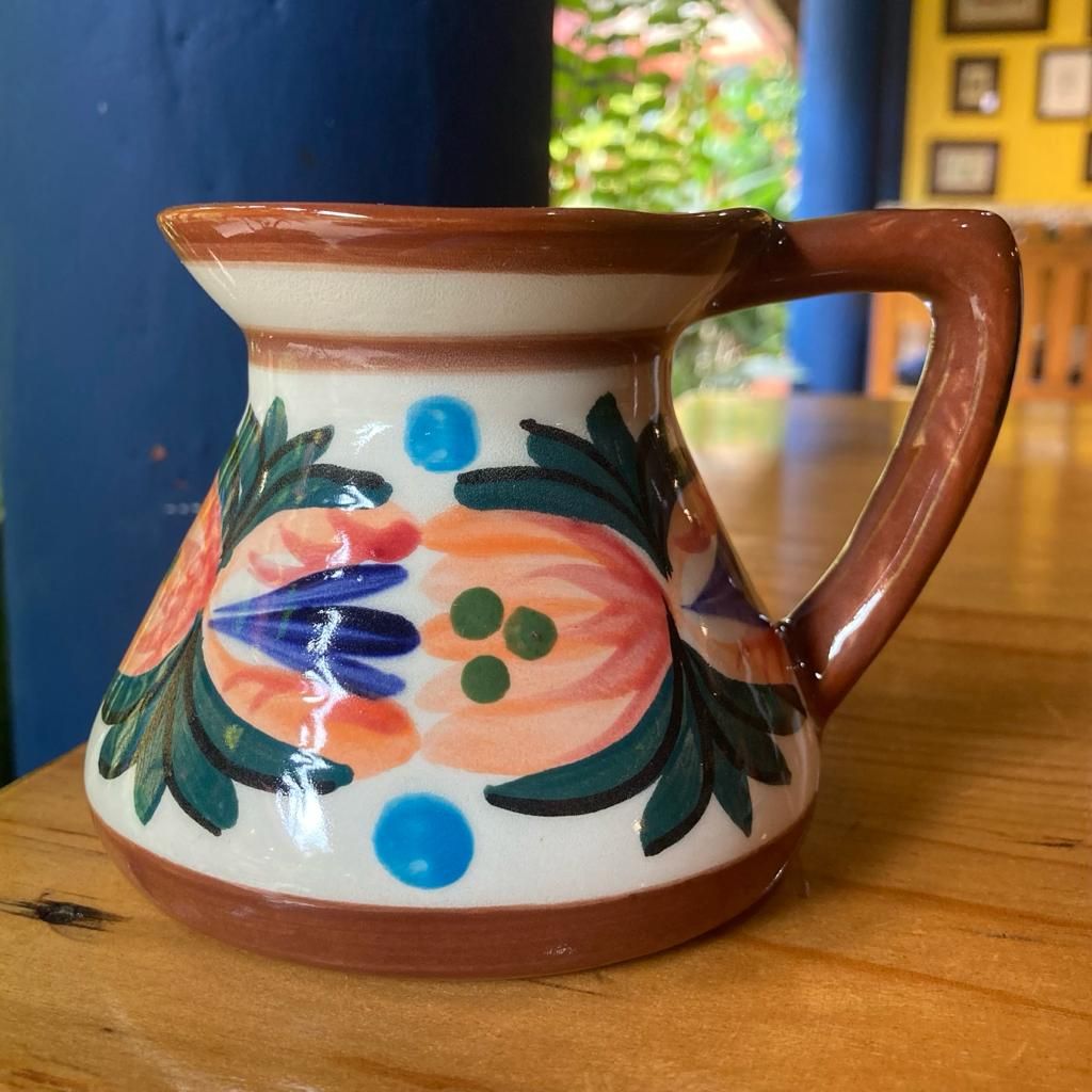 Taza de Talavera pintada a mano (borde café)