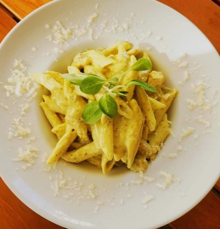 Penne pollo & pesto