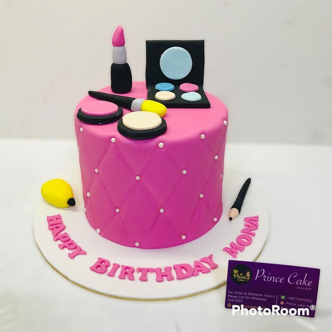 #1 Make up cake