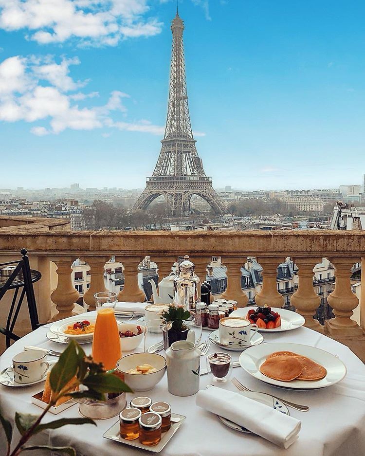 Lunch with a Tour Eiffel View