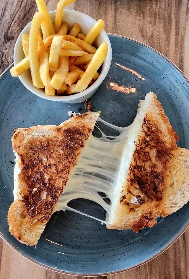 Toastie & Fries