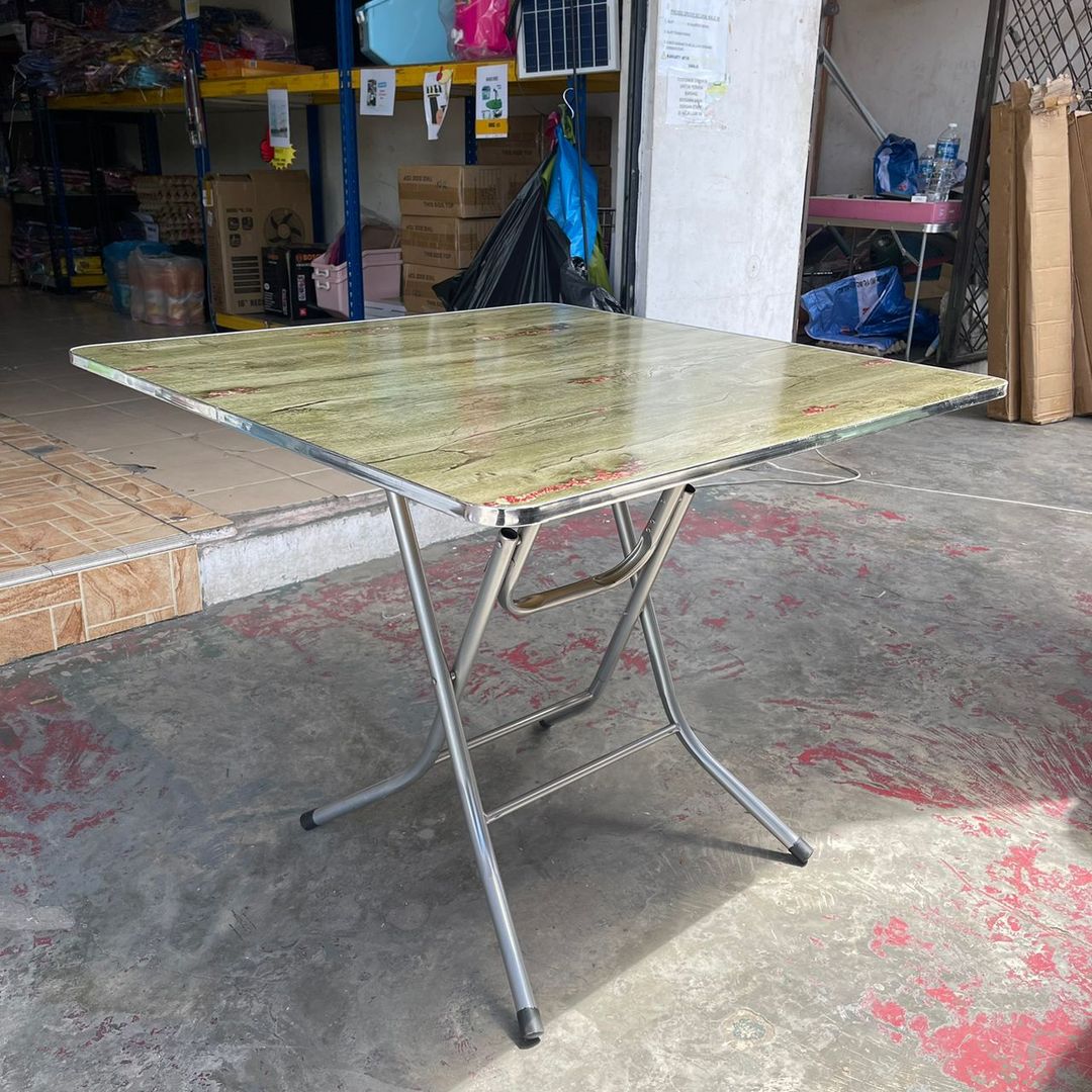 MEJA EMPAT SEGI 3 KAKI 