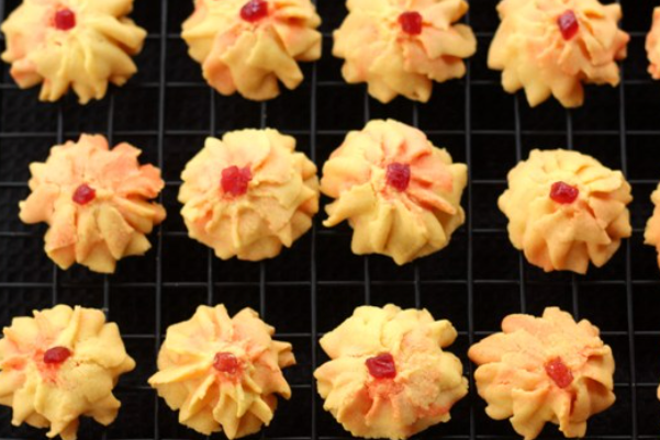 Dahlia Biscuit (50pcs)