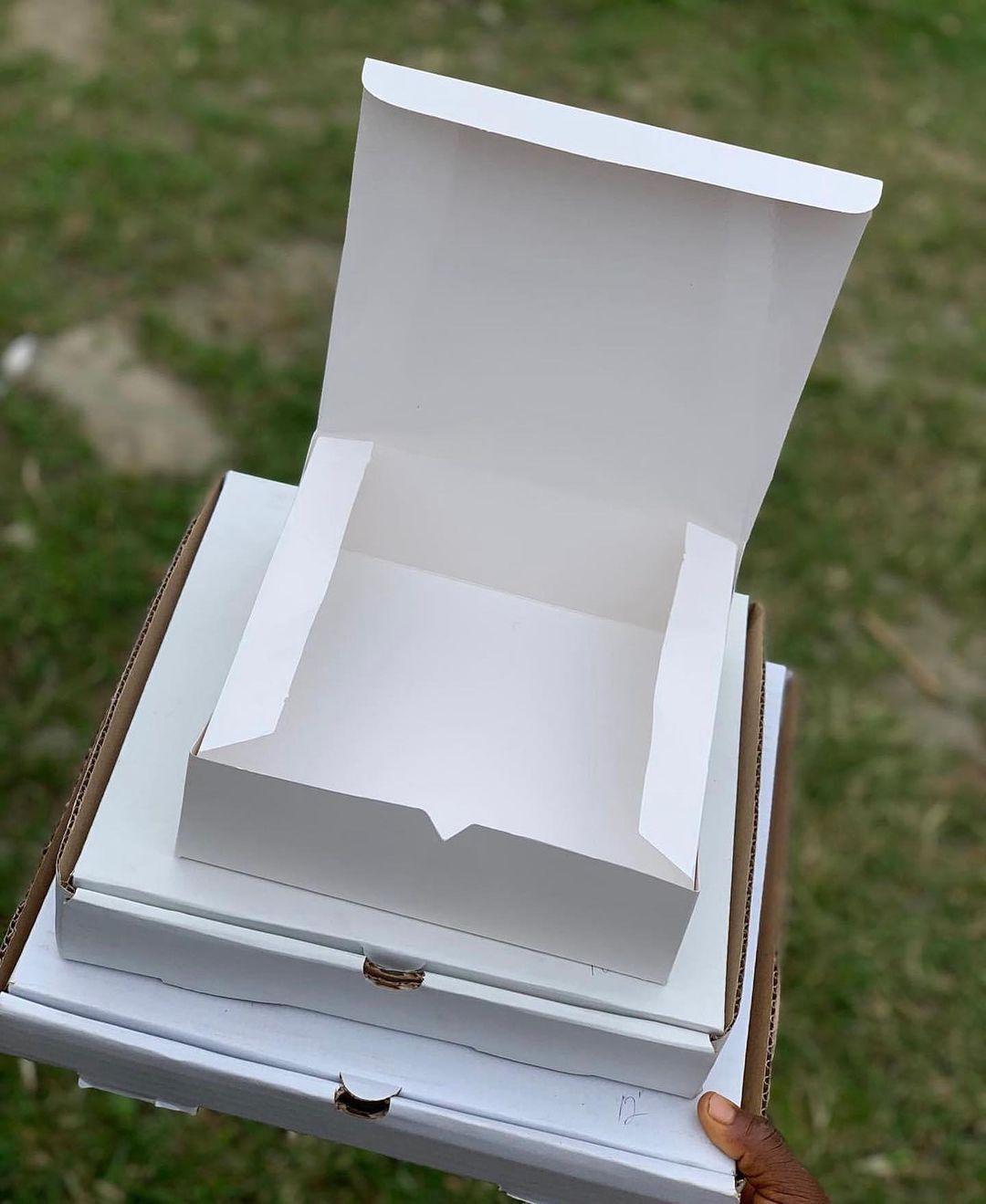 PLAIN  WHITE “ER” TAKEOUT BOXES - 8” x 8” x 3.5”  / WINDOWED & NON WINDOWED