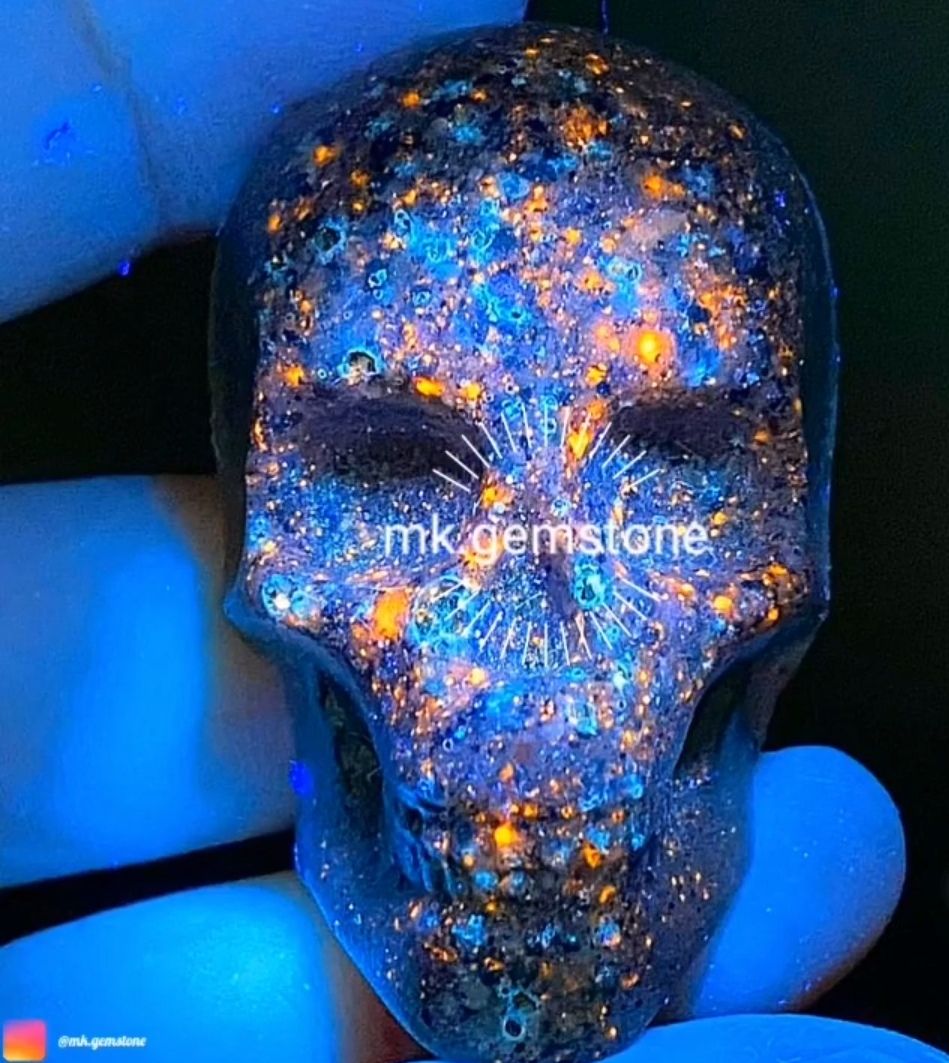 حجر المراد النادر شكل جمجمه 