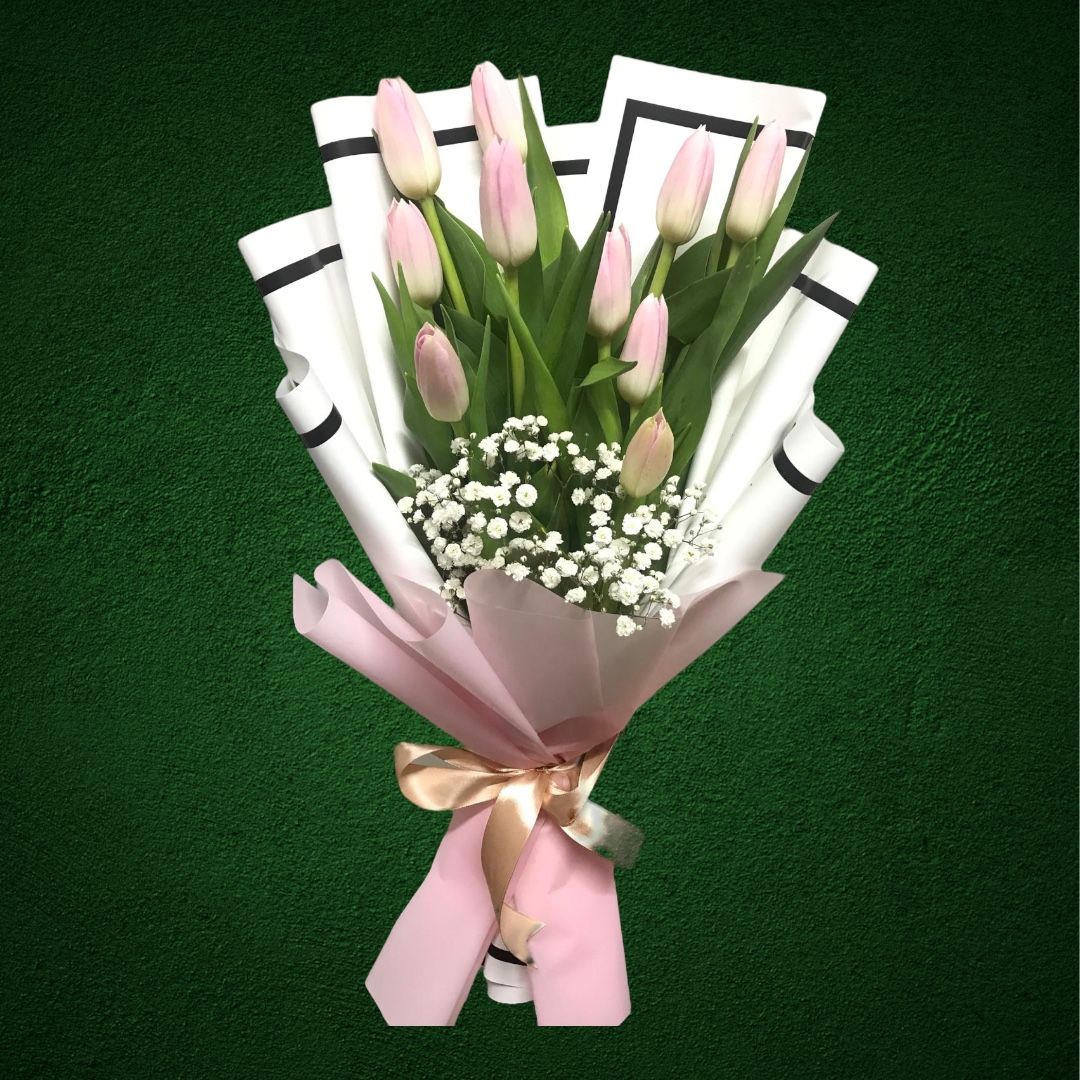 Pink tulip bouquet