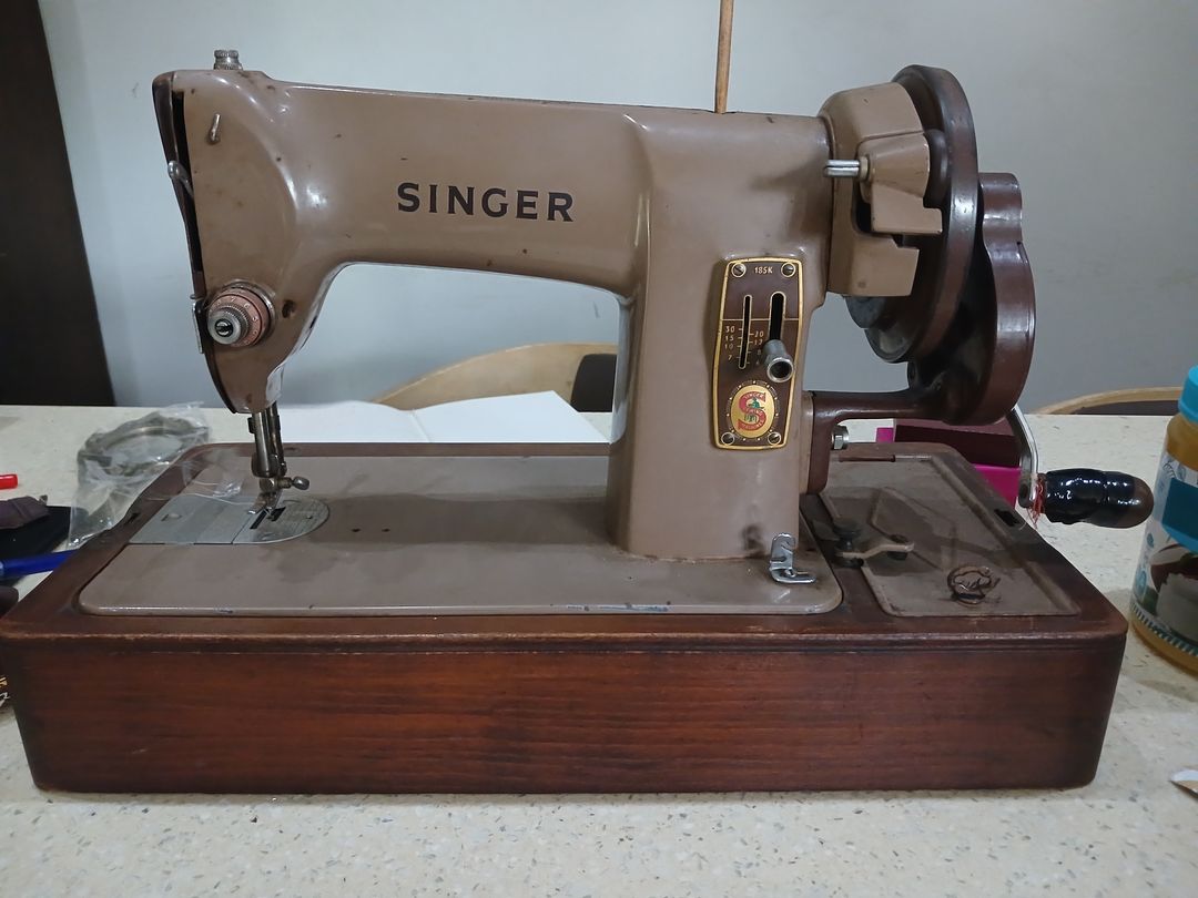 Singer sewing machine 185K manual operation 