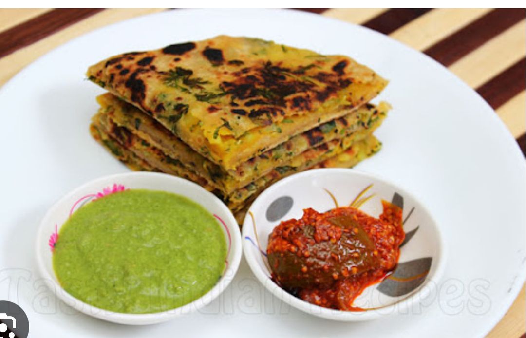 Aloo parantha -3pcs with mint chutney and pickle