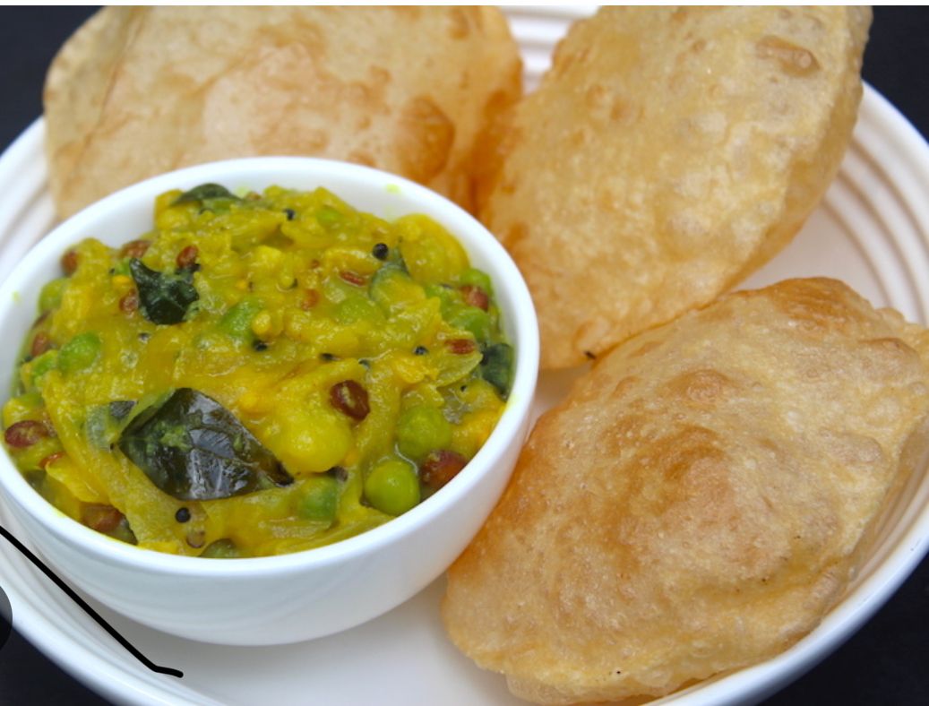 Puri(4pcs) and Aloo masala (200 gm)