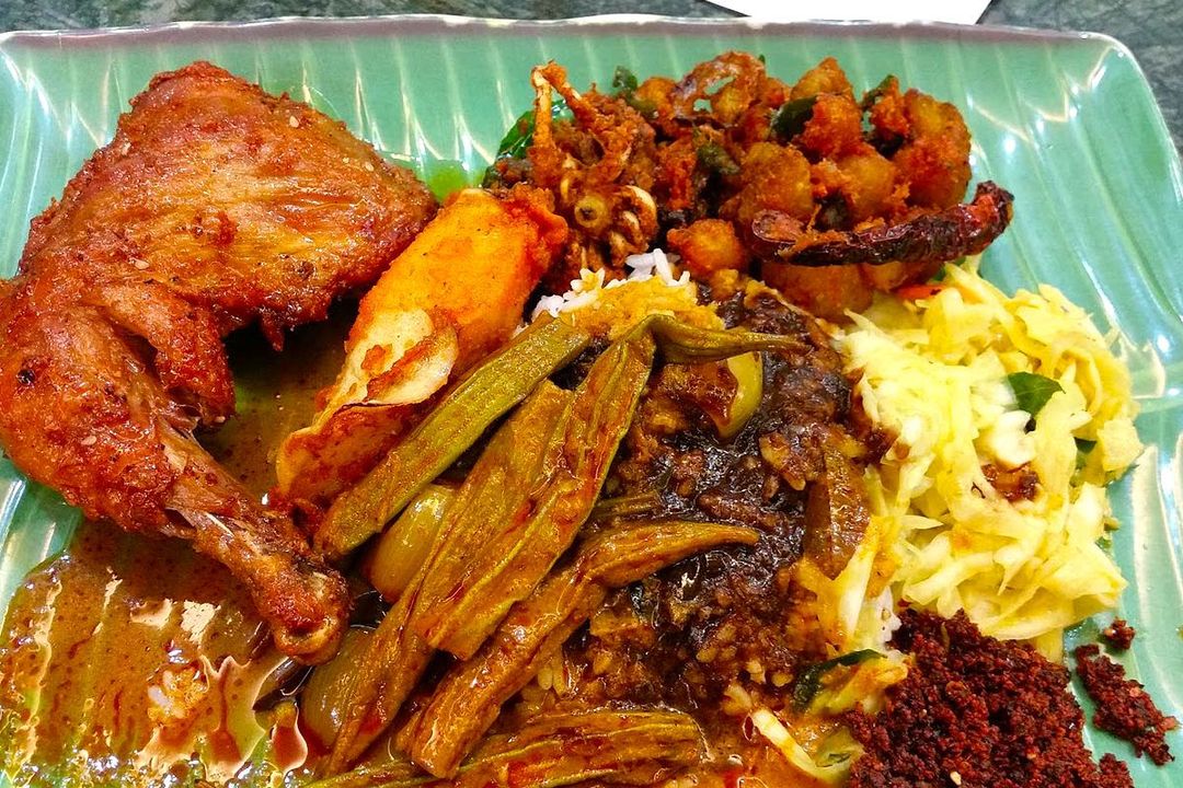 Nasi Kandar ayam Goreng