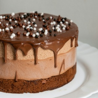 Chocolate crunch cake