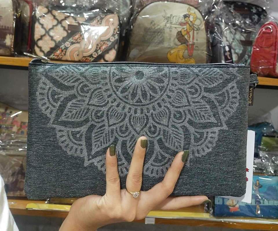 Yoe Yar Zay_ Painting Wallet