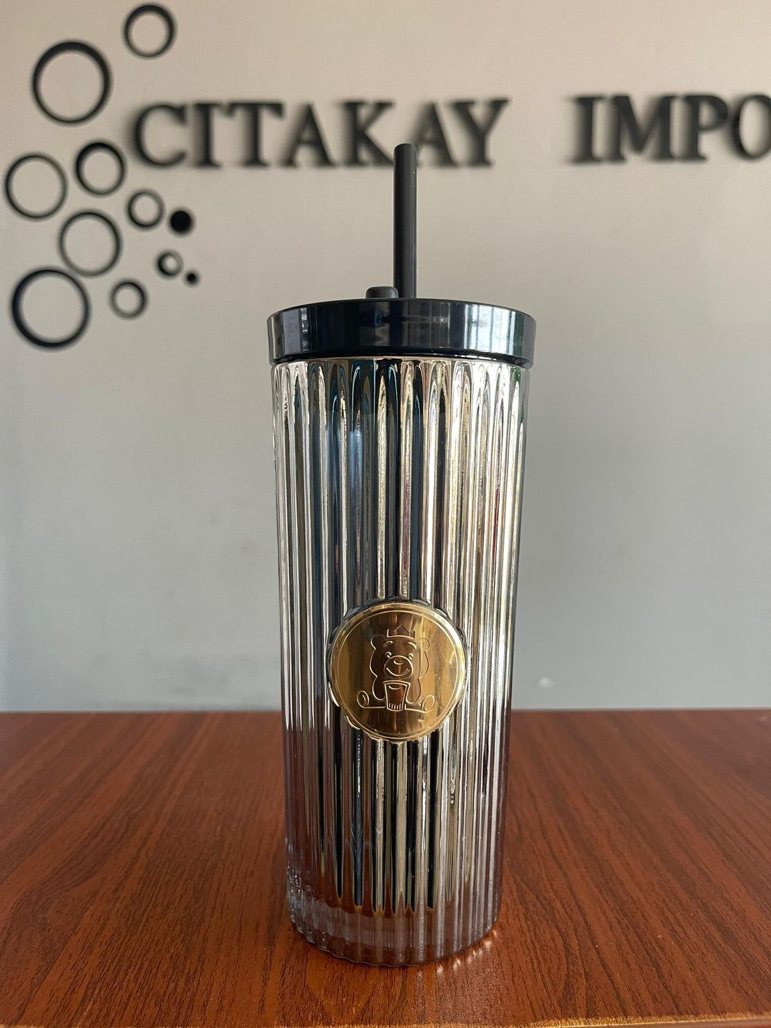Stripe glass tumbler with lid & straw 