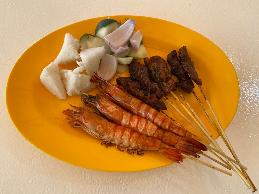 Set F (3 Prawns & 6 Satays)