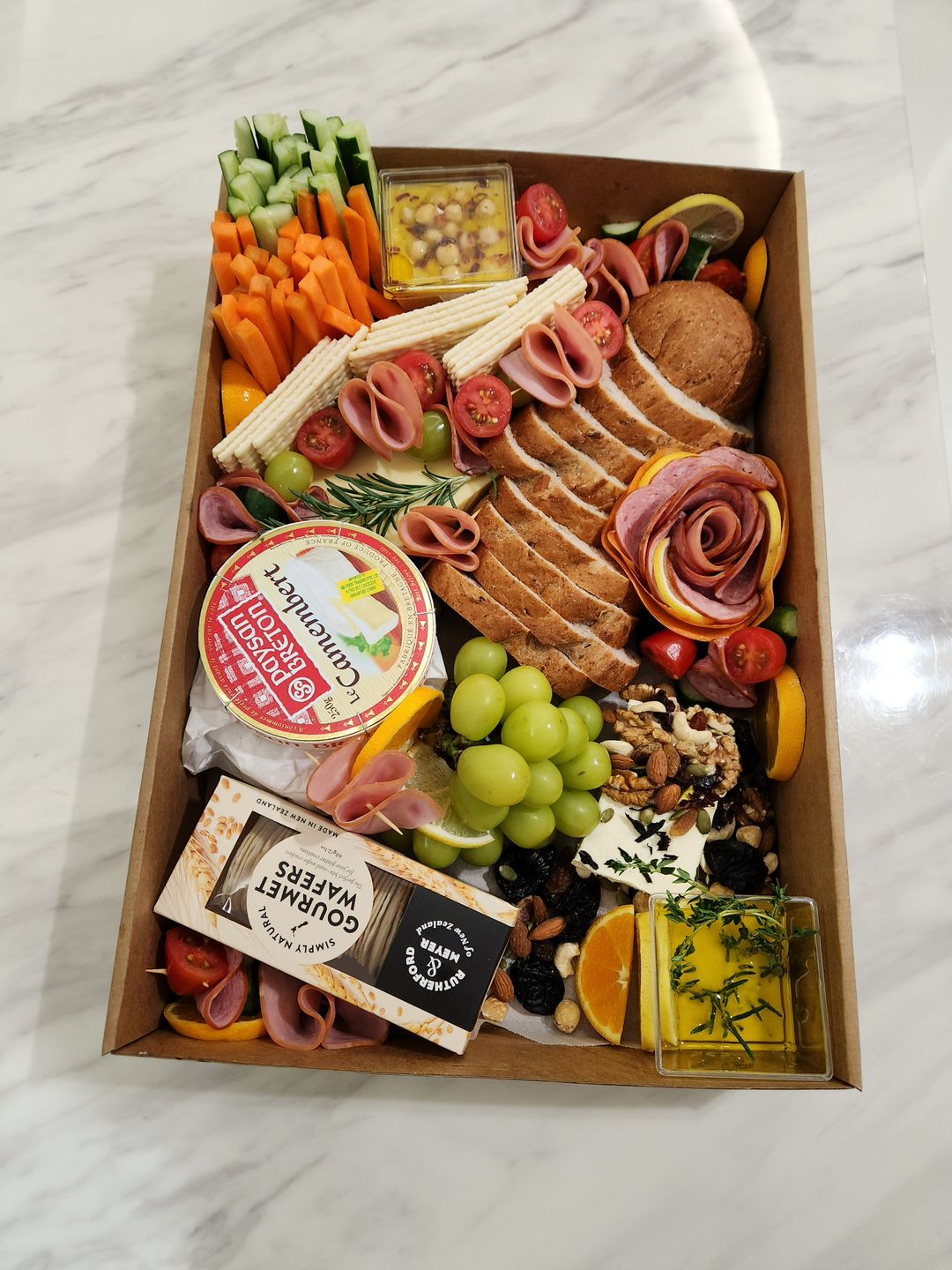 Crowd-Pleaser 3 Cheese Platter - Large Box 