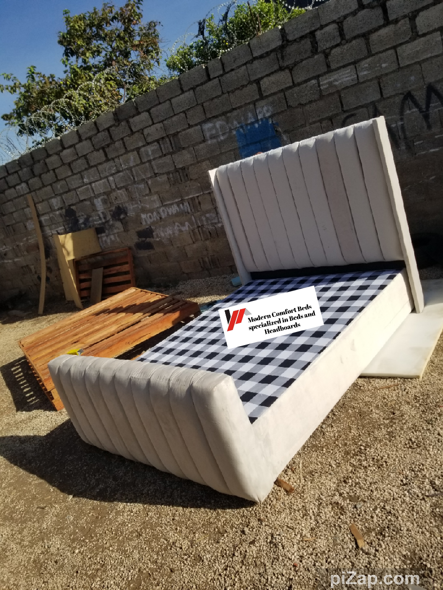 Wing channel TUFTED queen size with a footboard 