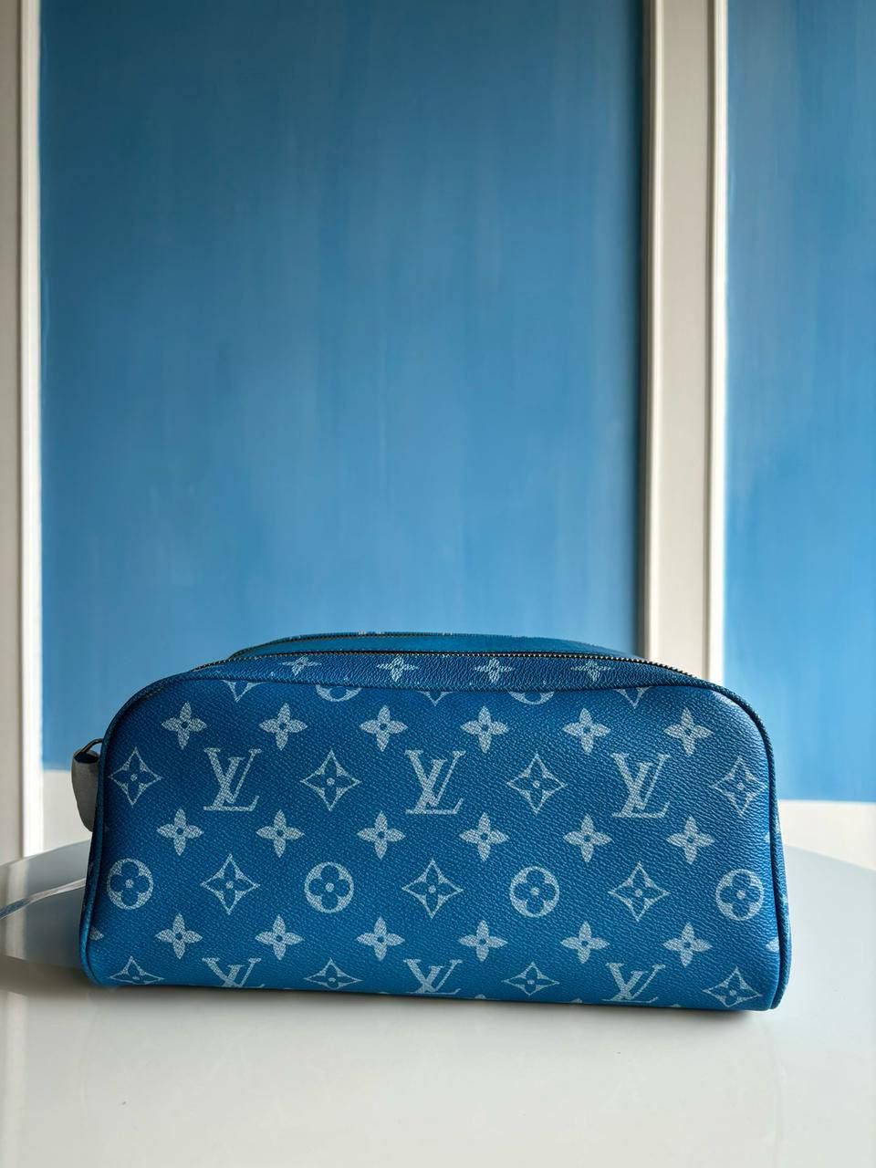  LOUIS VUITTON Dopp Kit