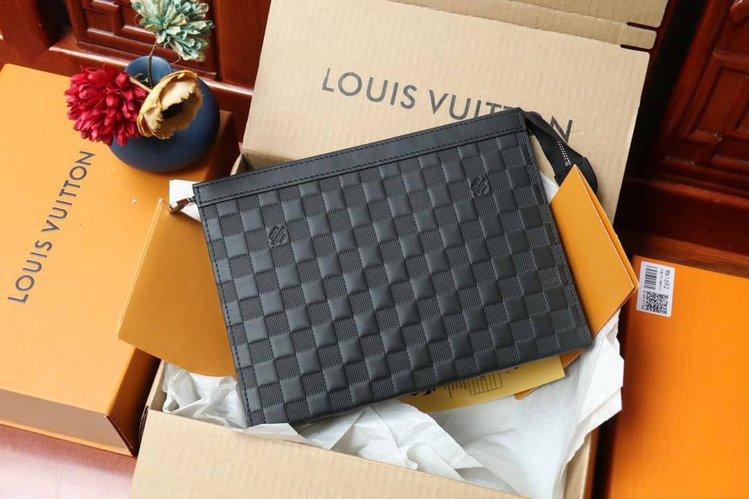  LOUIS VUITTON Pochette Voyage