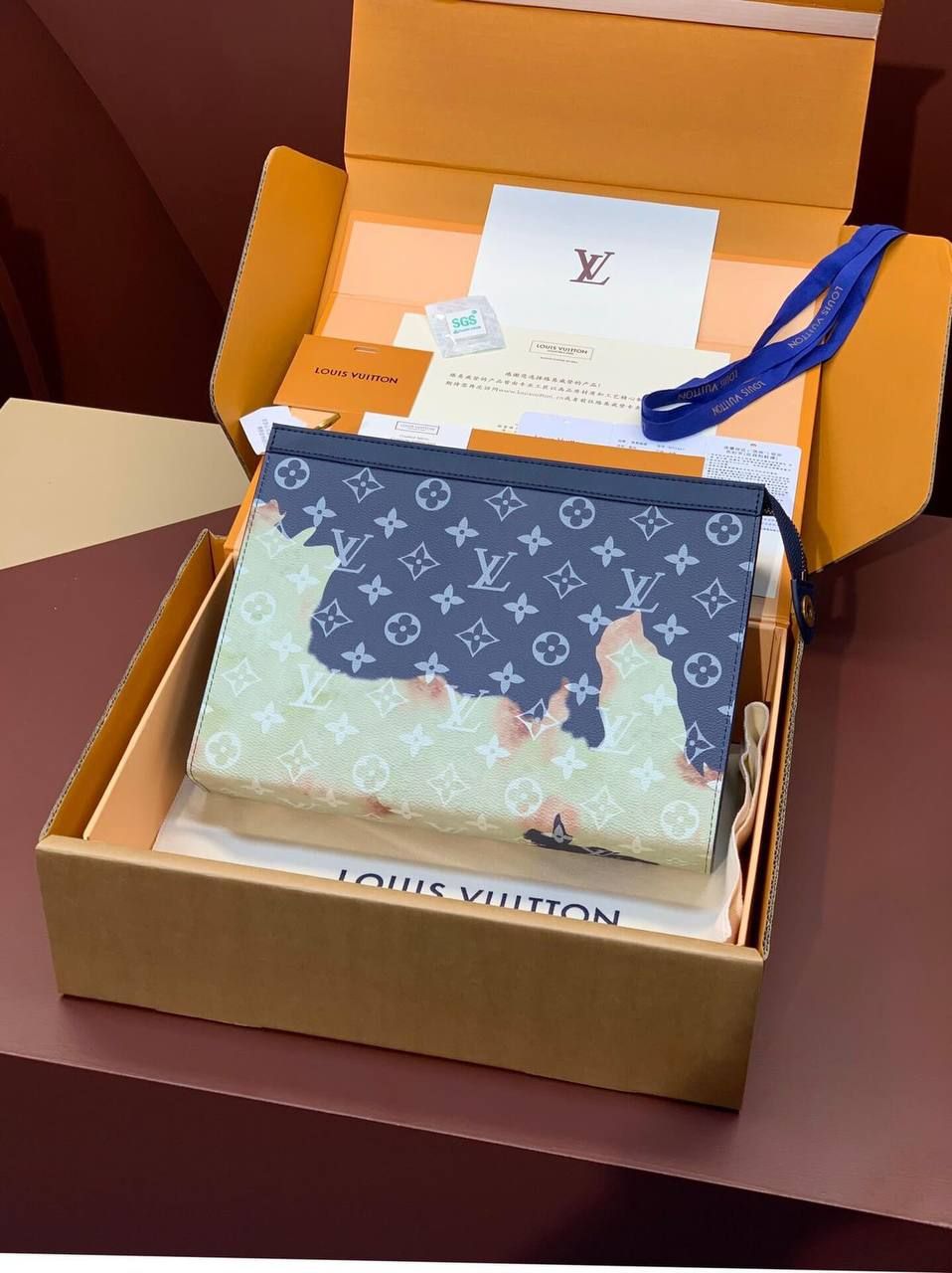  LOUIS VUITTON Pochette Voyage