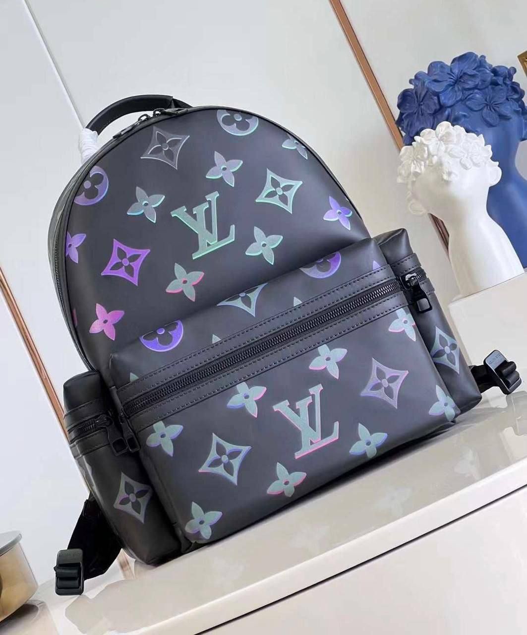  LOUIS VUITTON Comet Backpack