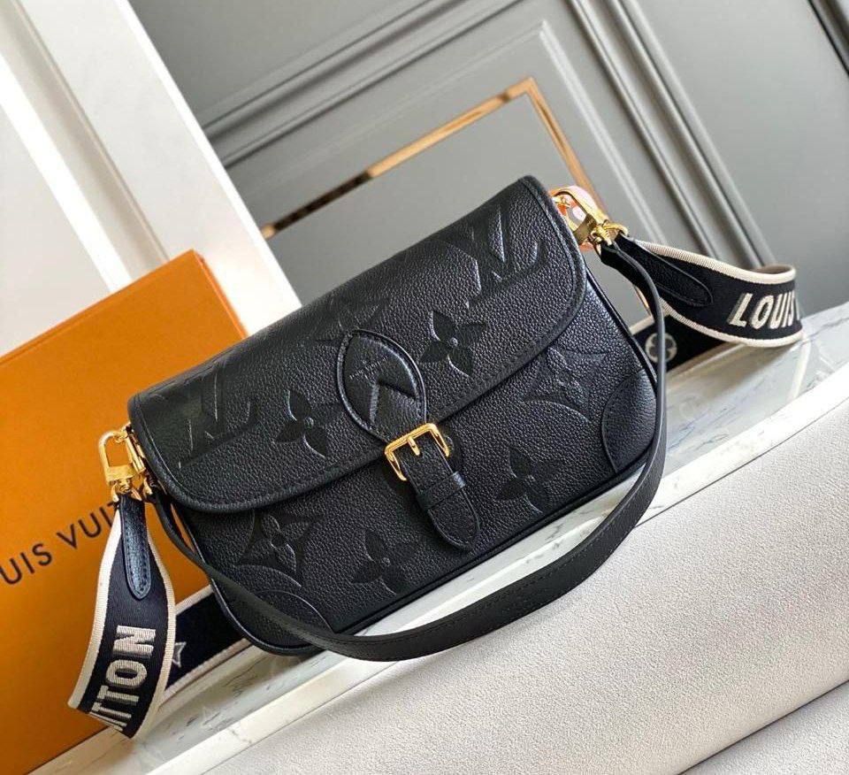  LOUIS VUITTON Diane bag