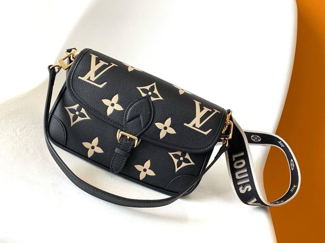  LOUIS VUITTON Diane bag