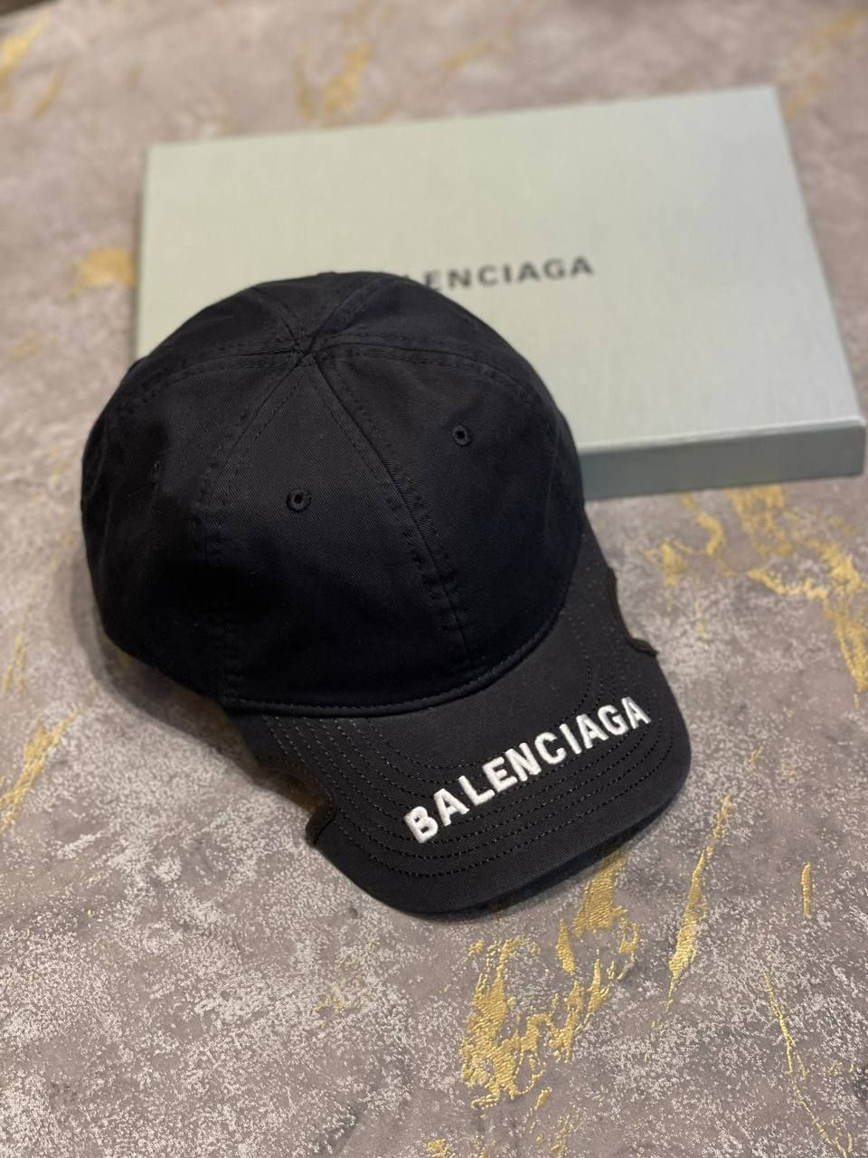 BALENCIAGA