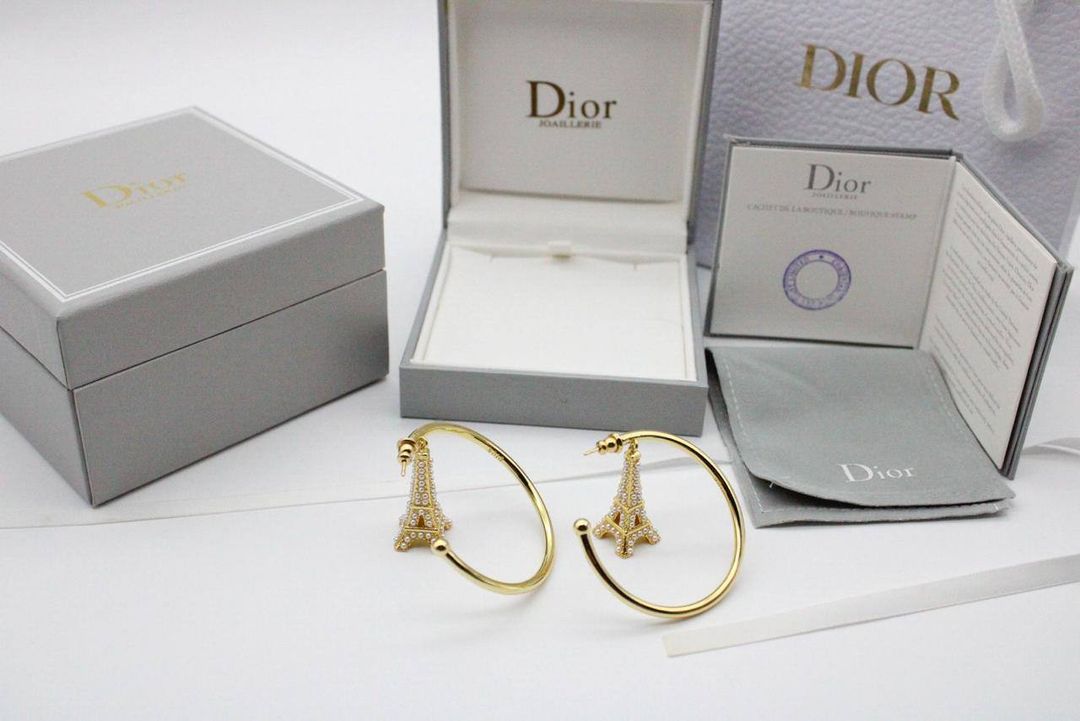 DIOR