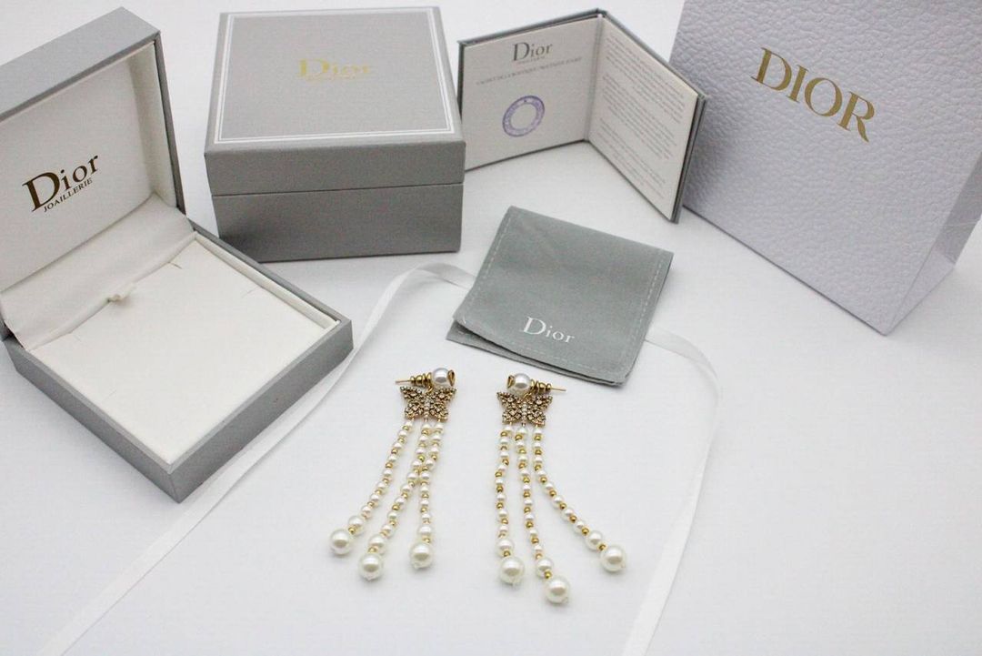 DIOR