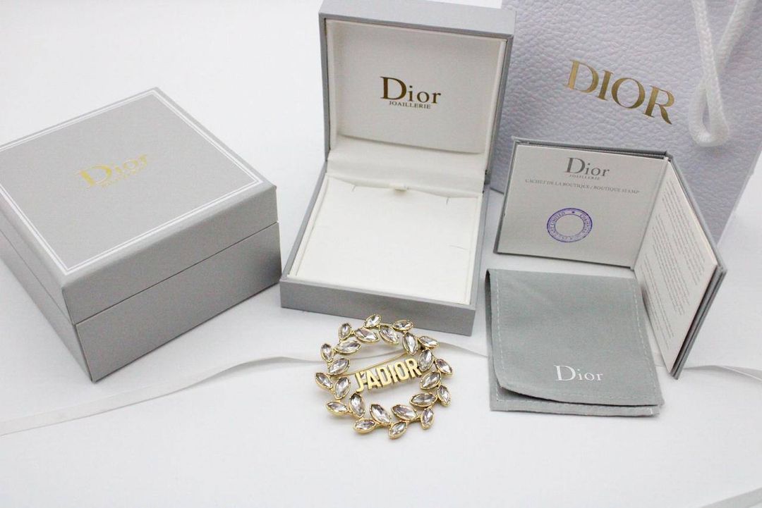 DIOR