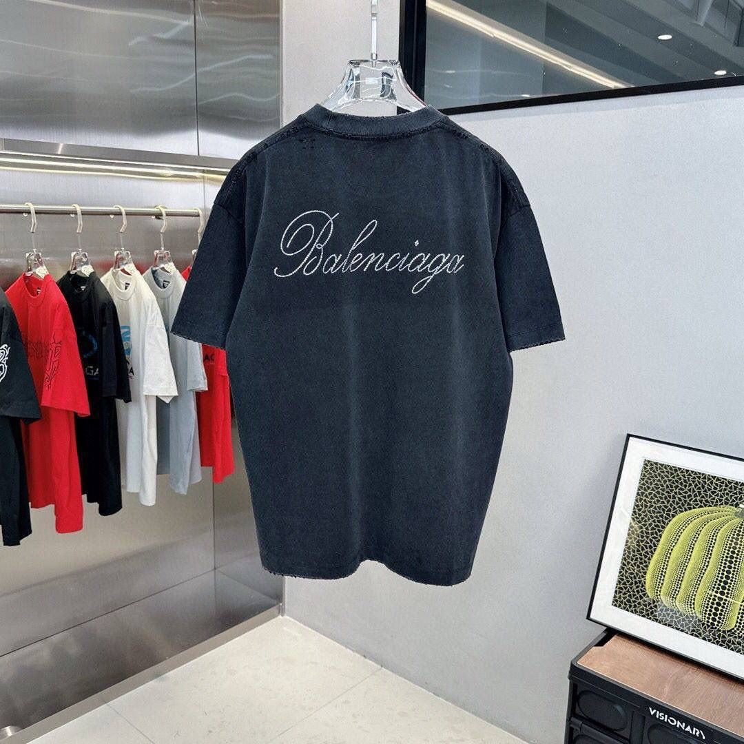 BALENCIAGA