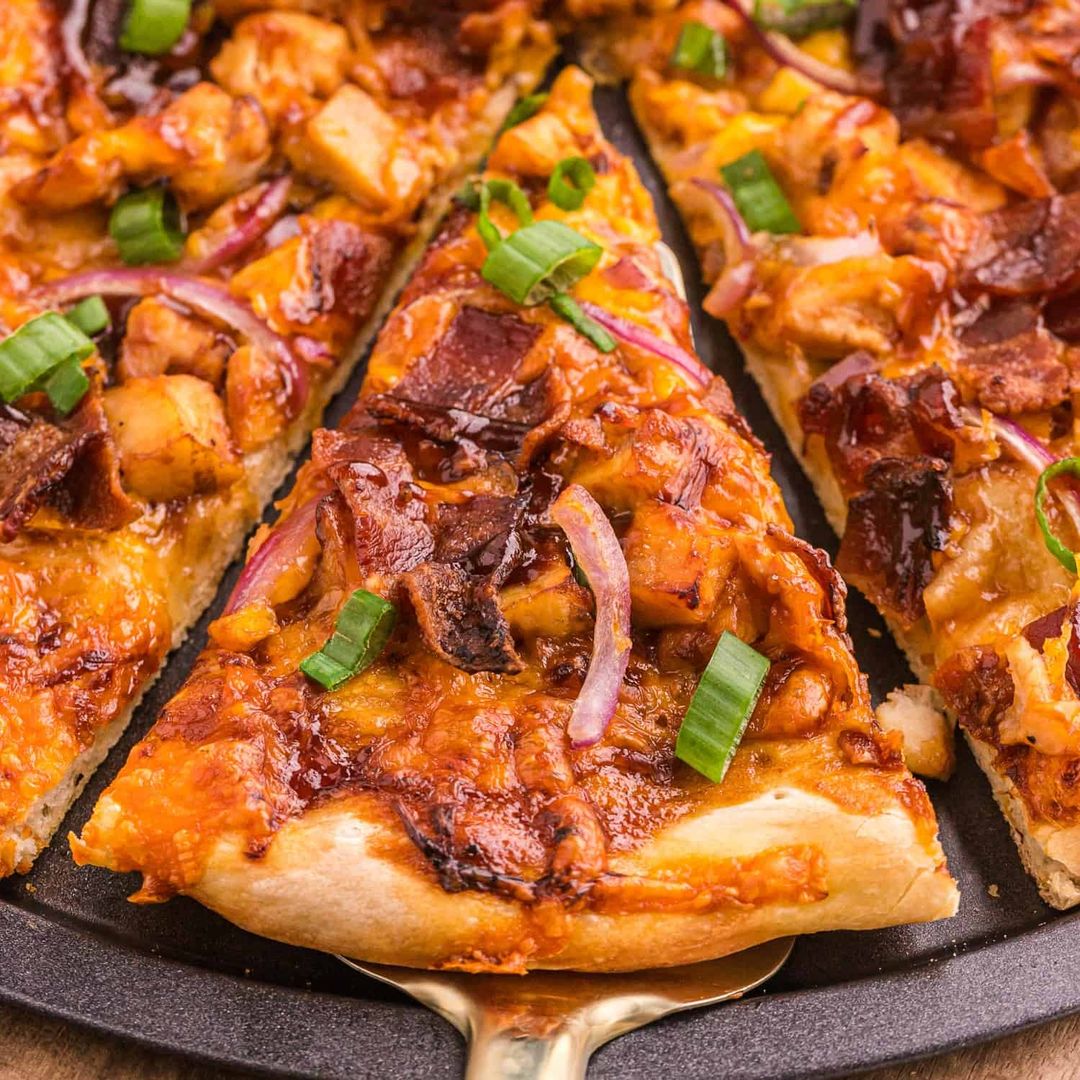 BBQ chicken pizza